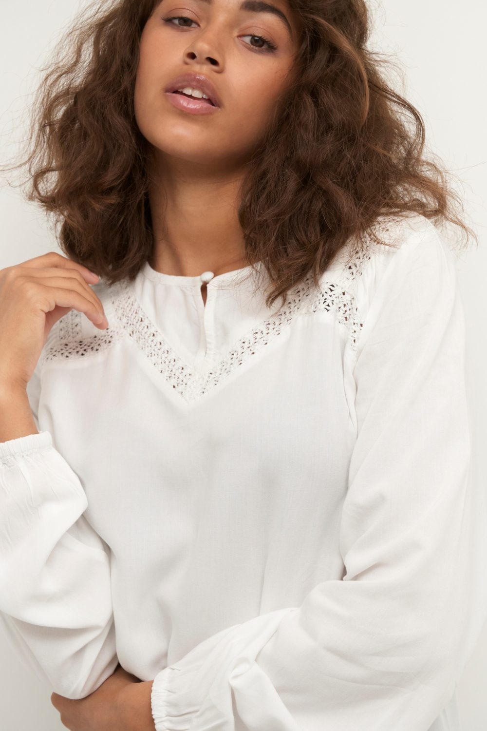 Manlia White Blouse - Image 2