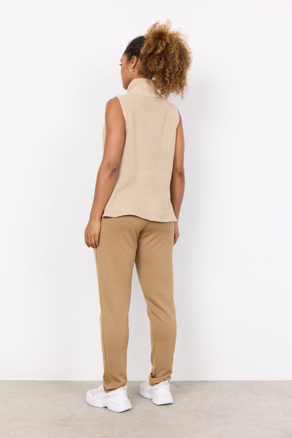Julia 8 Zip Neck Waistcoat - Image 3