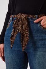 Wide Leg Jeans with Leopard Print Scarf and Pocket Detail - Image 2